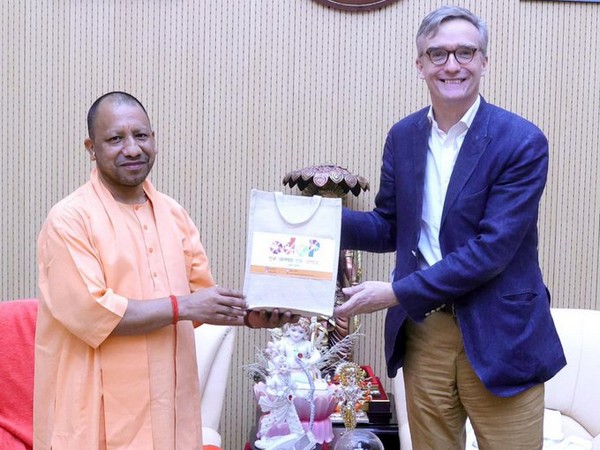 Uttar Pradesh CM Yogi Adityanath, UK High Commissioner to India Alex Ellis (Image Credit - X/@AlexWEllis)