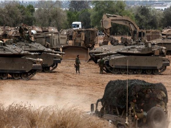 IDF tanks reach strategic intersection on main road in Gaza City (Source: Reuters)