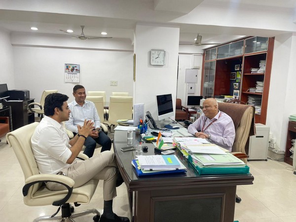 BJP MP Tejaswi Surya meets with JS, MoHUA (Photo/X@Tejasvi_Surya)