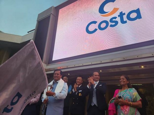Sarbananda Sonowal flags off domestic sailing of first International Cruise Liner in India (Photo/PIB)
