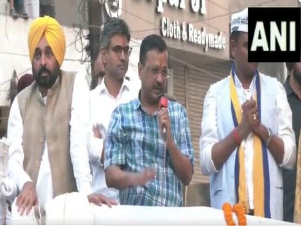 Delhi CM Arvind Kejriwal with Punjab CM Bhagwant Mann (Photo/ANI)