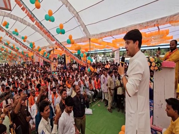 Union Civil Aviation Minister Jyotiraditya Scindia in Ashoknagar (Photo/ANI)