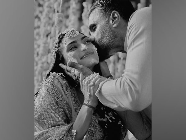 Athiya Shetty, Suniel Shetty (Image source: Instagram)