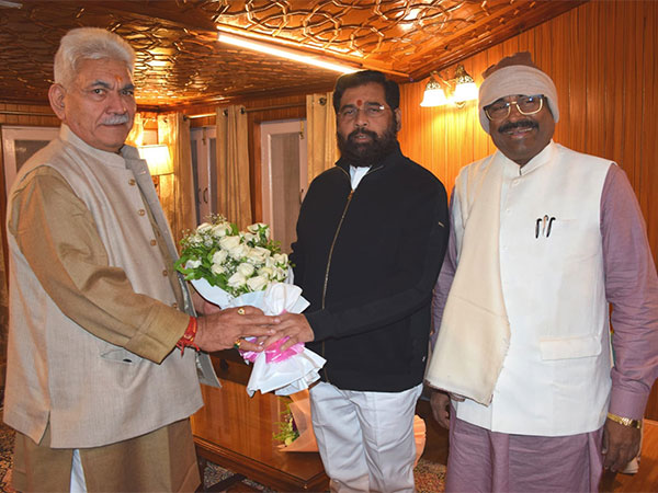 Maharashtra CM Shinde meets J-K LG in Srinagar (Photo: DIPR J-K)