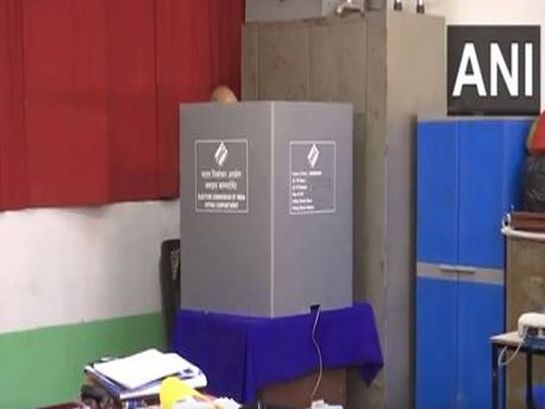 Mizoram Congress chief Lalsawta casts his vote (Photo/ANI)