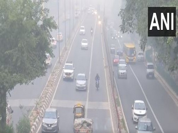 Smog engulfs Dhaula Kaun. (Photo/ANI)