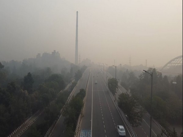 Visuals from Delhi Railway bridge (Photo/ANI)