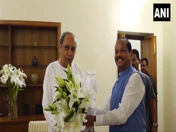 Odisha Governor pays courtesy visit to Chief Minister Patnaik (Image/ANI)