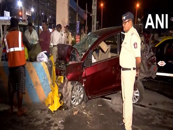 Multi-car crash at Bandra Worli toll (Image/ANI)