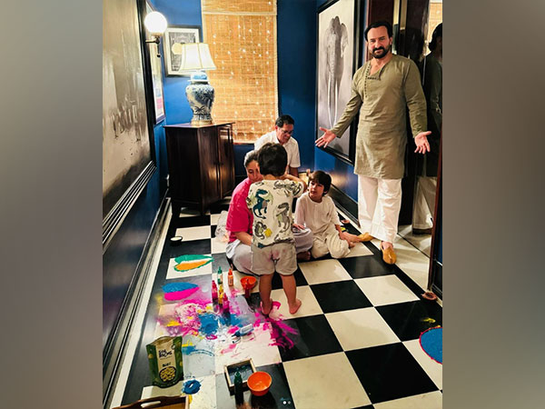 Kareena, Saif and their kids (Image source: Instagram)