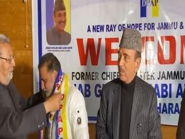 Mehbooba Mufti’s cousin Sarwar joins DPAP (Photo/ANI)