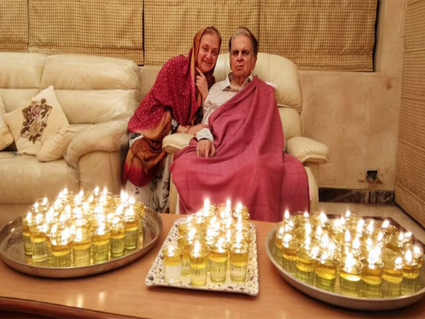 Saira Banu, Dilip Kumar (Image source: Instagram)