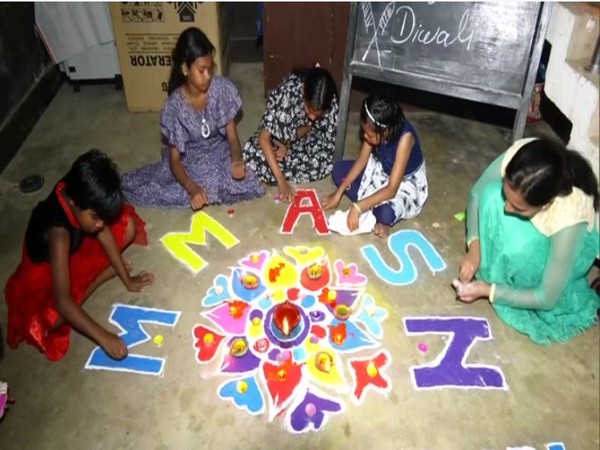 Children of prisoners celebrate Diwali in Odisha's Bhubaneswar (Photo/ANI)