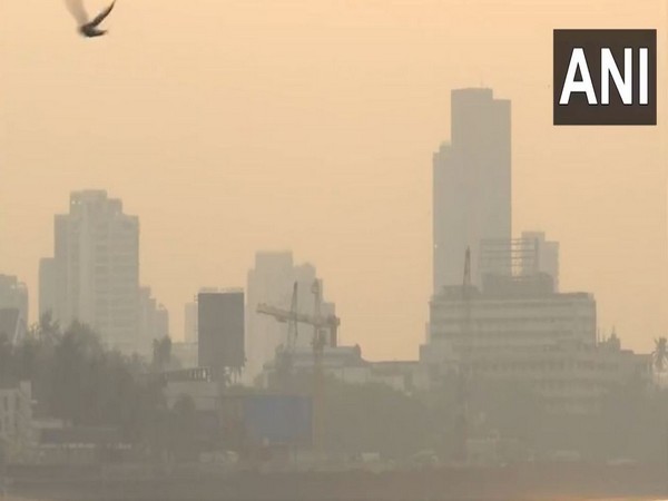 A thick layer of haze engulfs Mumbai (Photo/ANI)