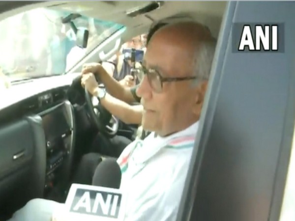 Congress Leader Digvijaya Singh (Photo/ANI)