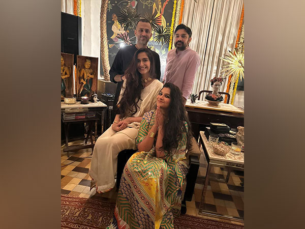 Sonam Kapoor, Rhea Kapoor, Anand Ahuja, Karan Boolani (Image source: Instagram)