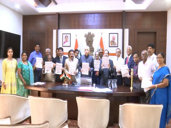 Andhra Pradesh Governor S. Abdul Nazeer with the TB Association of Andhra Pradesh. (Photo/ANI)