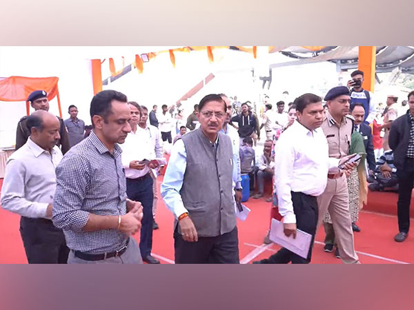 General Manager of Northern Railway, Shobhan Chaudhuri during inspection (Photo/ANI)