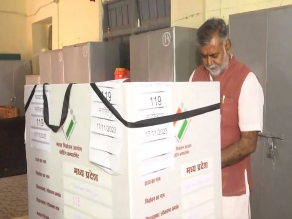 Union Minister Prahlad Patel casts his vote (Photo/ANI)