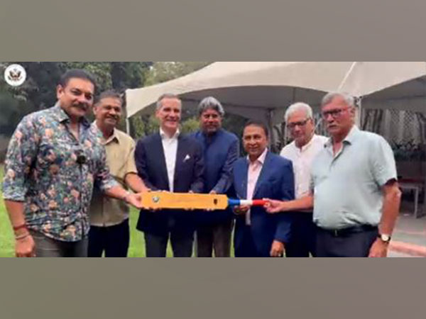 Members of India's 1983 world cup team with Eric Garcetti (Photo: Eric Garcetti/ Twitter)