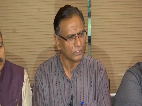 Vishwa Hindu Parishad (VHP) state president Pawan Kumar in a press conference (Photo/ANI)