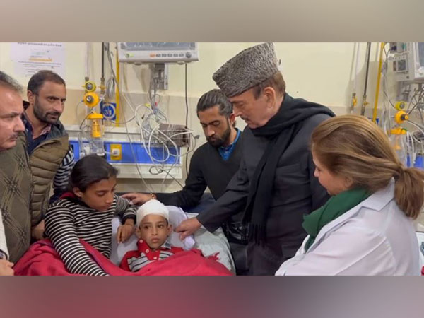 Ghulam Nabi Azad during his visit to the GMC Hospital, Doda (Photo/ANI)