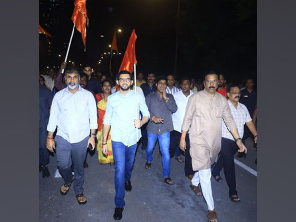Shiv Sena (UBT) leader Aaditya Thackeray at Delisle Birdge (Photo/X @AUThackeray)