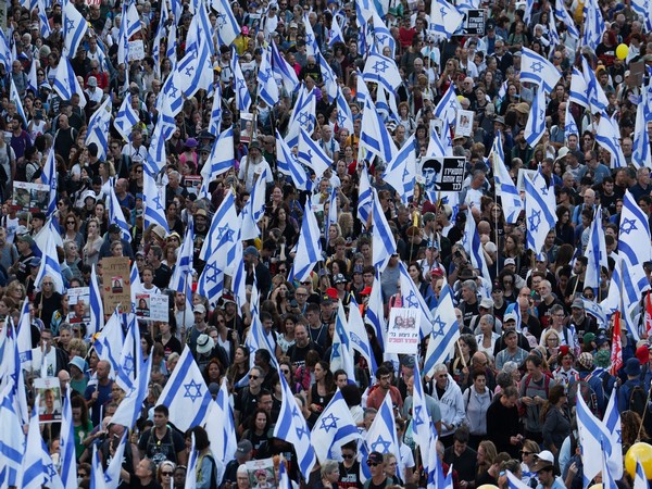 Family members, friends and supporters of hostages taken by Hamas on October 7, march towards Jerusalem (Photo/Reuters)