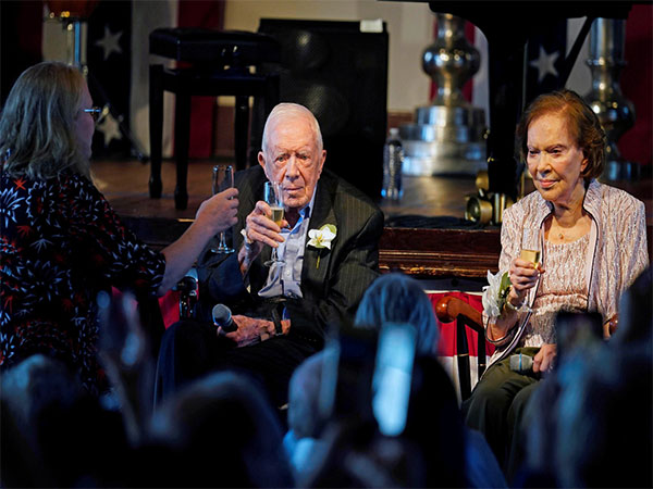 Former US President Jimmy Carter and his wife, former first lady Rosalynn Carter (Photo Credit: Retuers)