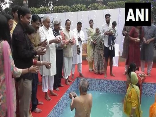 CM Nitish Kumar offers 'Araghya' as part of Chhath Puja celebration (Photo/ANI)