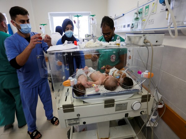 Premature babies evacuated from an incubator in Al Shifa Hospital in Gaza City receive treatment at an hospital in Rafah, in the southern Gaza Strip (Photo/Reuters)
