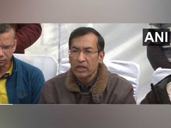 Additional Secretary Technical, Road and Transport Mahmood Ahmed briefing reporters on the ongoing recue operations at Silkyara tunnel in Uttarakhand (Photo/ANI)