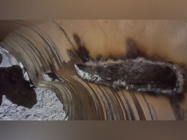 One of the Images showing steel obstructing free movement of the pipe inside Silkyara tunnel (Photo/ANI)