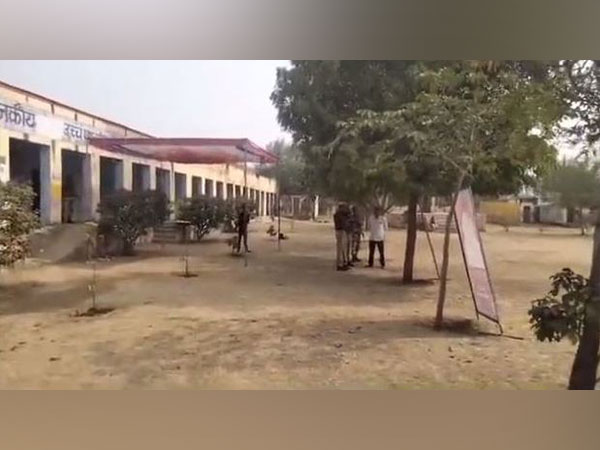Deserted polling booth in Jaipur's Palawala Jatan village. (Photo/ANI)