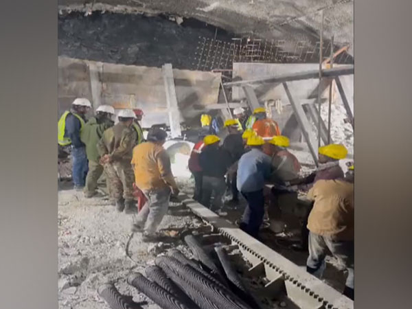 Rescue operation continues at Silkyara Tunnel collapse site (Photo/ANI)