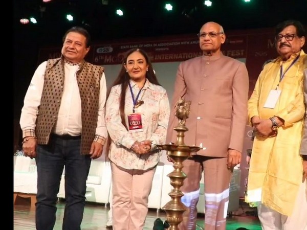 Maharashtra Governor Ramesh Bais, Anup Jalota (Image Source: MWFIFF's team)