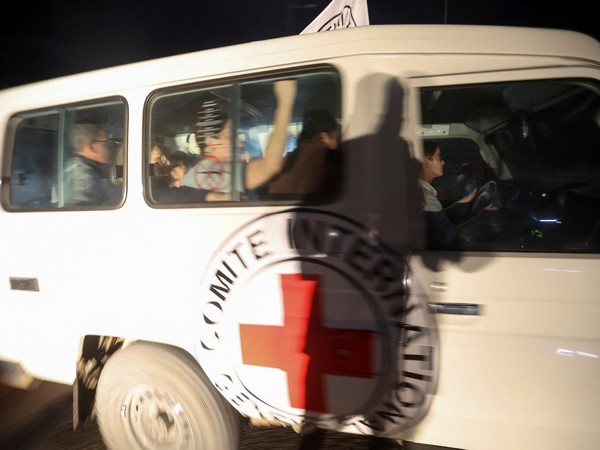 Hamas, Israel release more hostages, prisoners in fifth day of Gaza truce (Photo Credits: Reuters) 