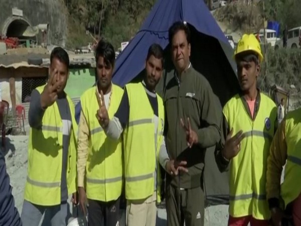 Specialist 'rat miners' team celebrates successful rescue (Photo/ANI)