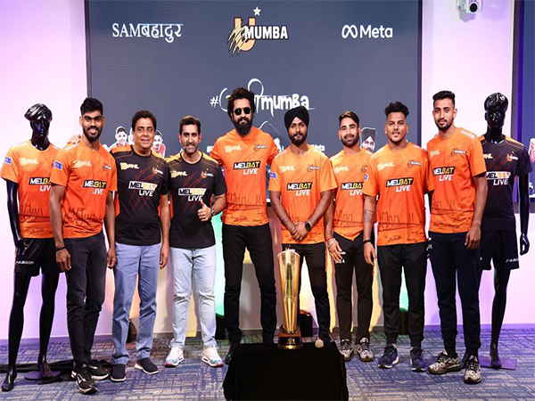 U Mumba players with Vicky Kaushal. (Picture: U Mumba)