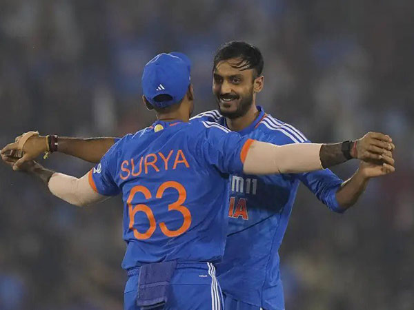 Axar Patel celbrating with Suryakumar (Photo: BCCI/X)