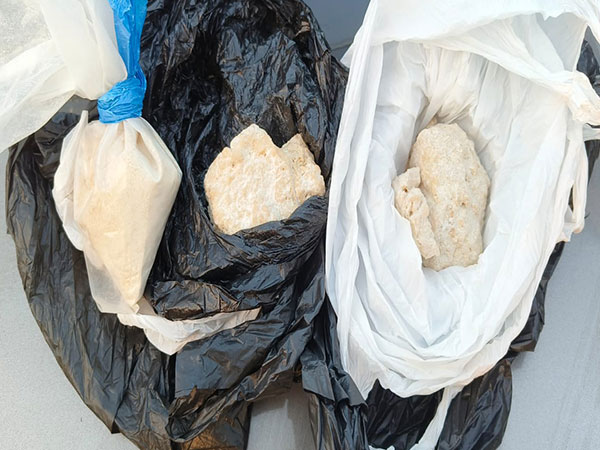 BSF and Punjab Police seize heroin in Pakho ke Talli, District Gurdaspur (Photo/ANI)