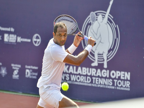 Ramkumar Ramanathan in action during ITF Kalaburagi Open (Image: KSLTA)