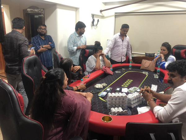 Mumbai police bust illegal gambling in Khar (Photo/ANI)