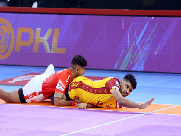 Moments from the match. (Picture: PKL)