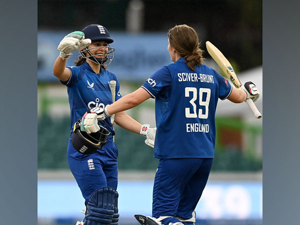 England players (Photo: ECB)