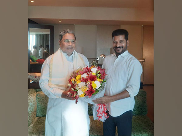 Karnataka Chief Minister Siddaramaiah with the new Chief Minister of Telangana, Revanth Reddy. (Photo source: @siddaramaiah)