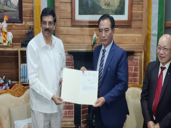 Mizoram CM designate Lalduhoma with Governor Hari Babu Kambhampati (Photo/ANI)