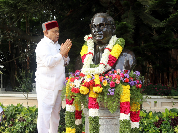 Governor Karnataka, Thaawarchand Gehlot pays tributes to BR Ambedkar (Photo/ANI)