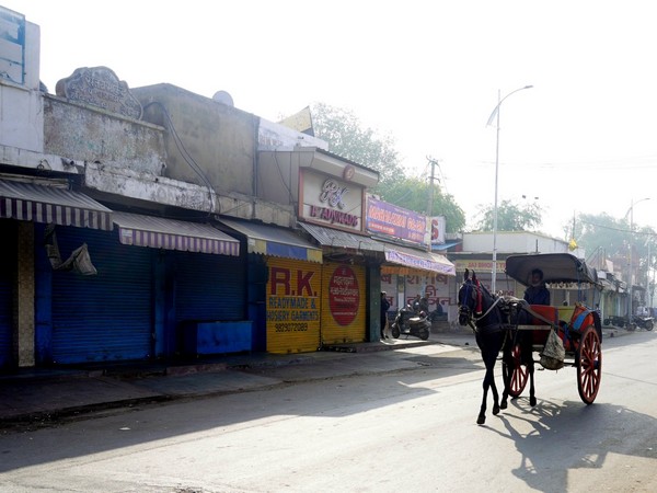 A market in Ajmer wearing a deserted look amid Rajasthan bandh (Photo/ANI)