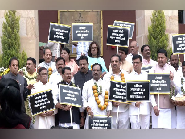 Opposition MLAs protest at Maharashtra Assembly (Photo/ANI)
